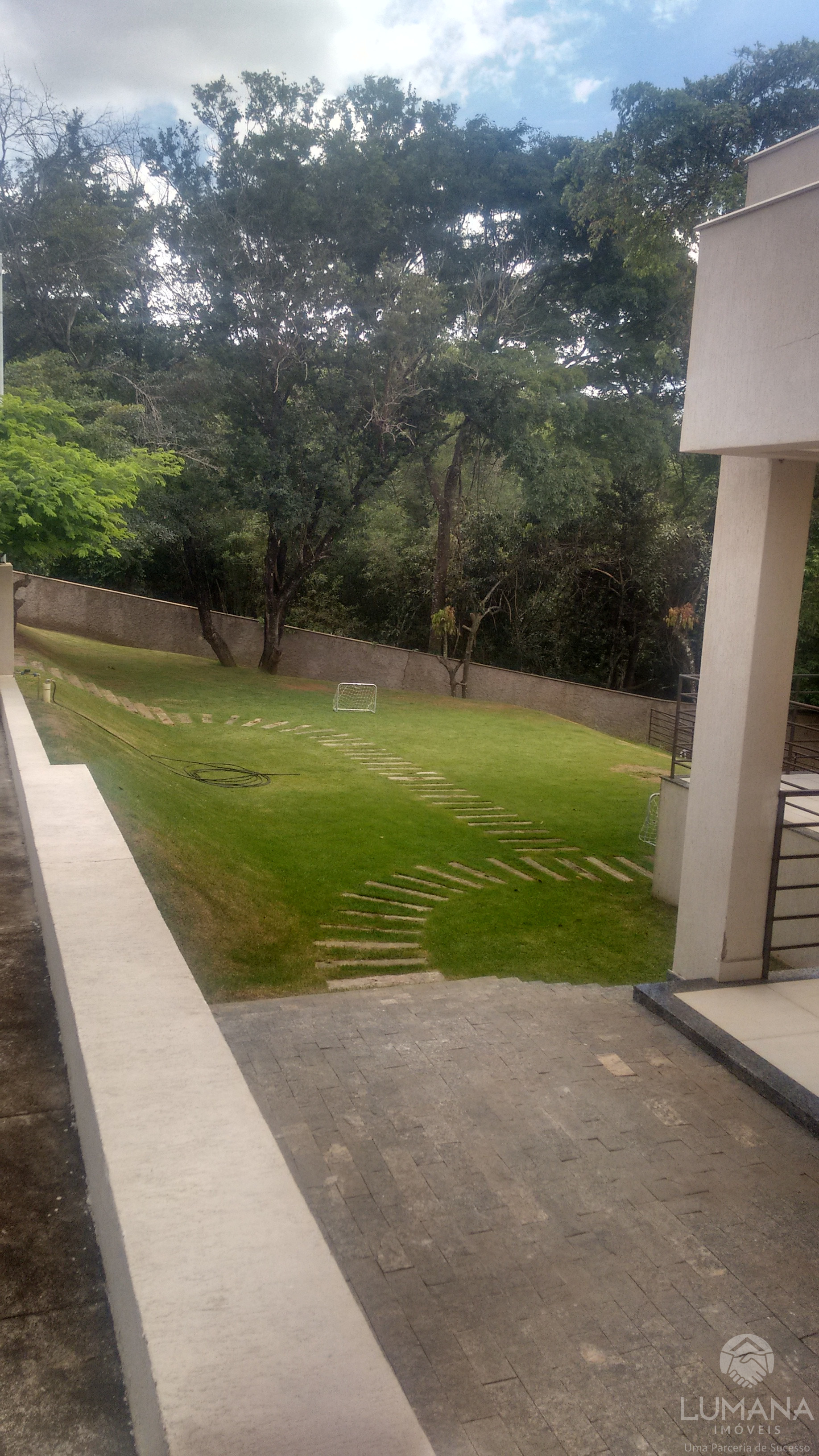 Casa em condomínio em área central