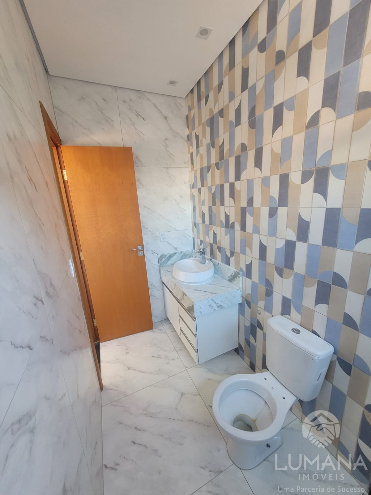 Casa em condomínio em área central