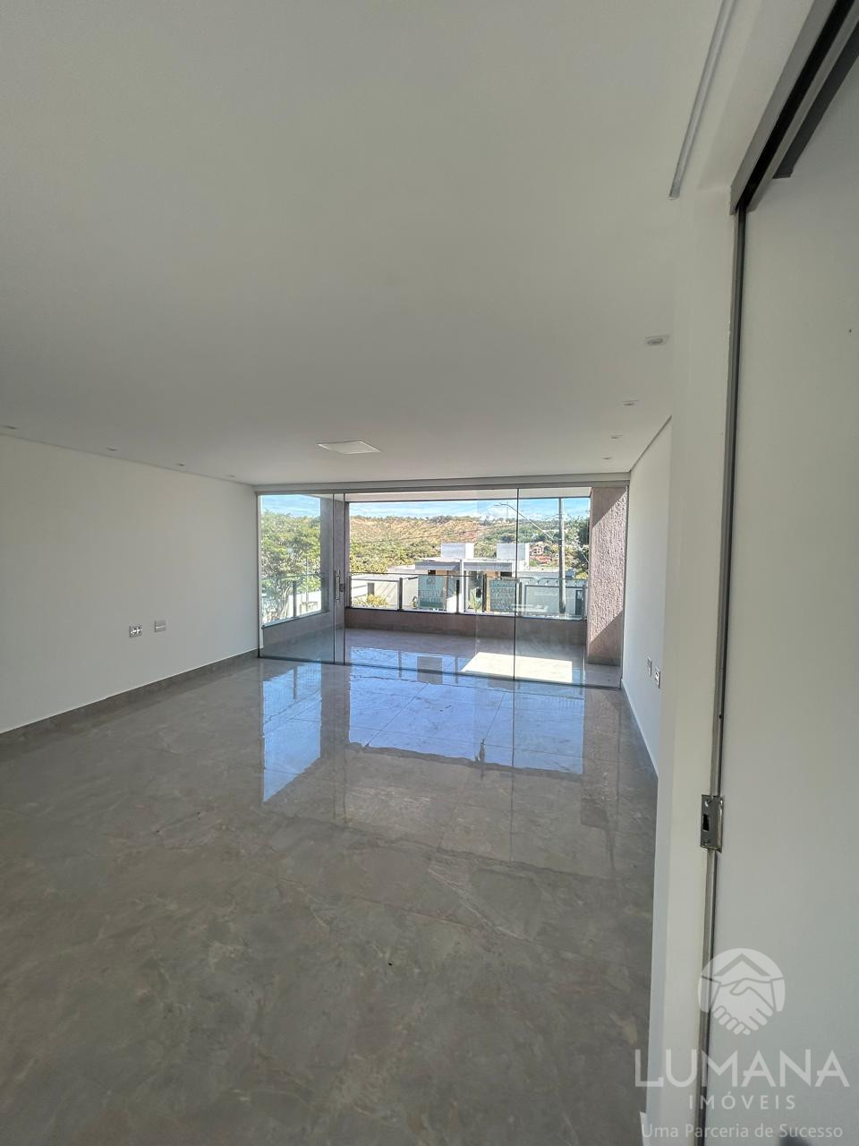 Casa em condomínio em área central