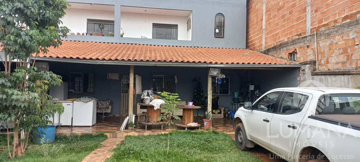 Casa · Rua Pública à venda em