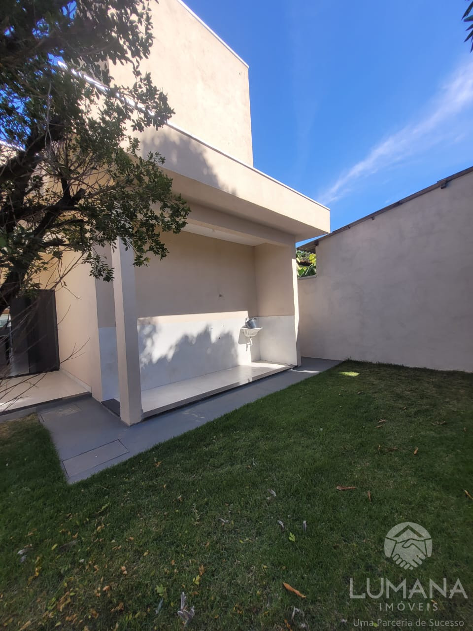Casa independente lote 240 m²