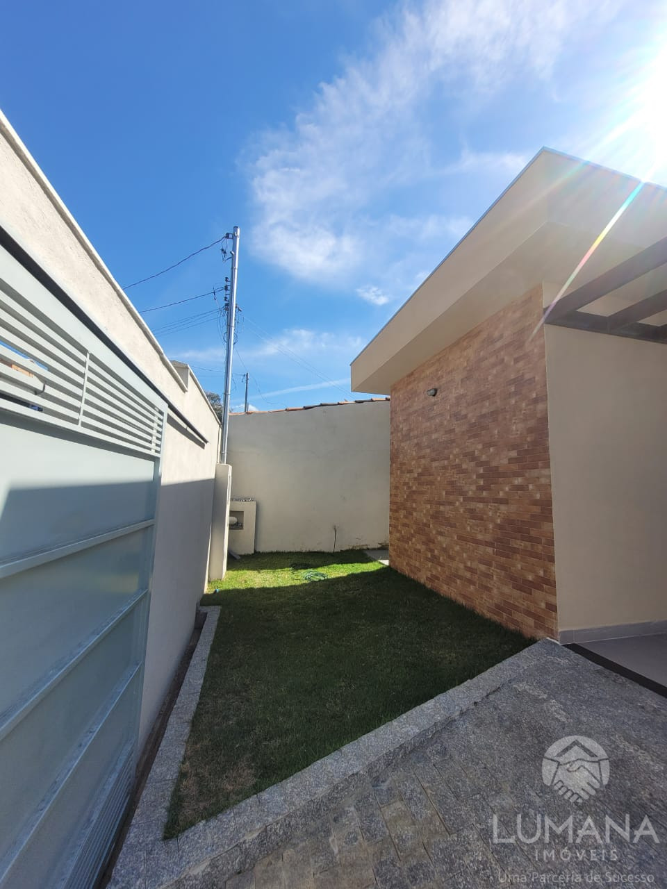 Casa independente lote 240 m²