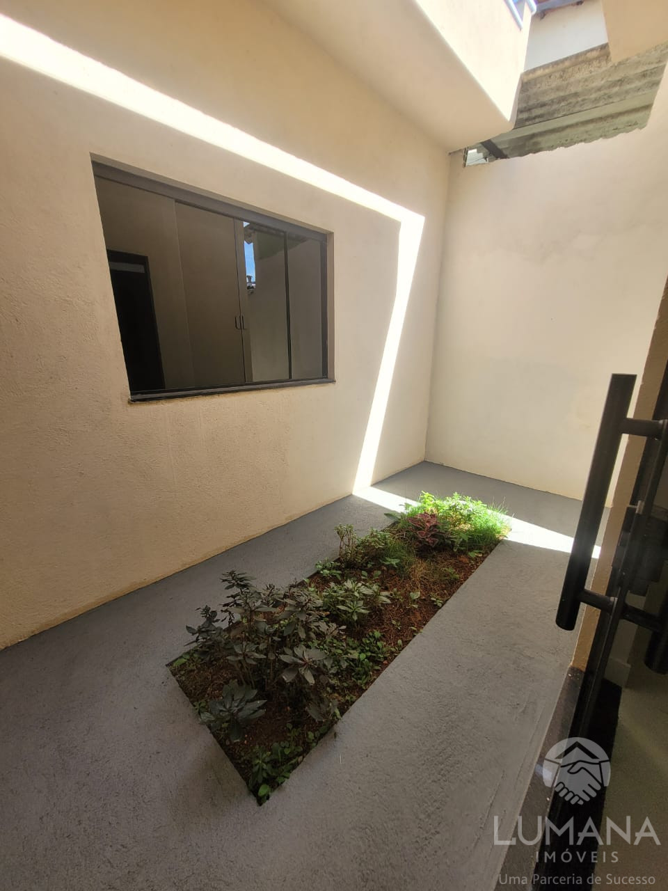 Casa independente lote 240 m²
