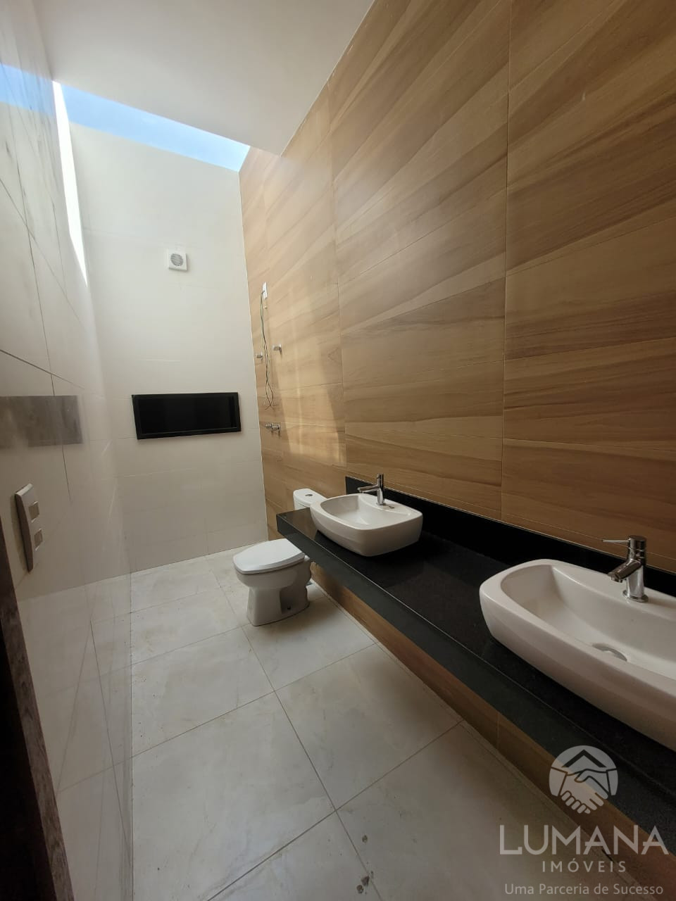 Casa independente lote 240 m²