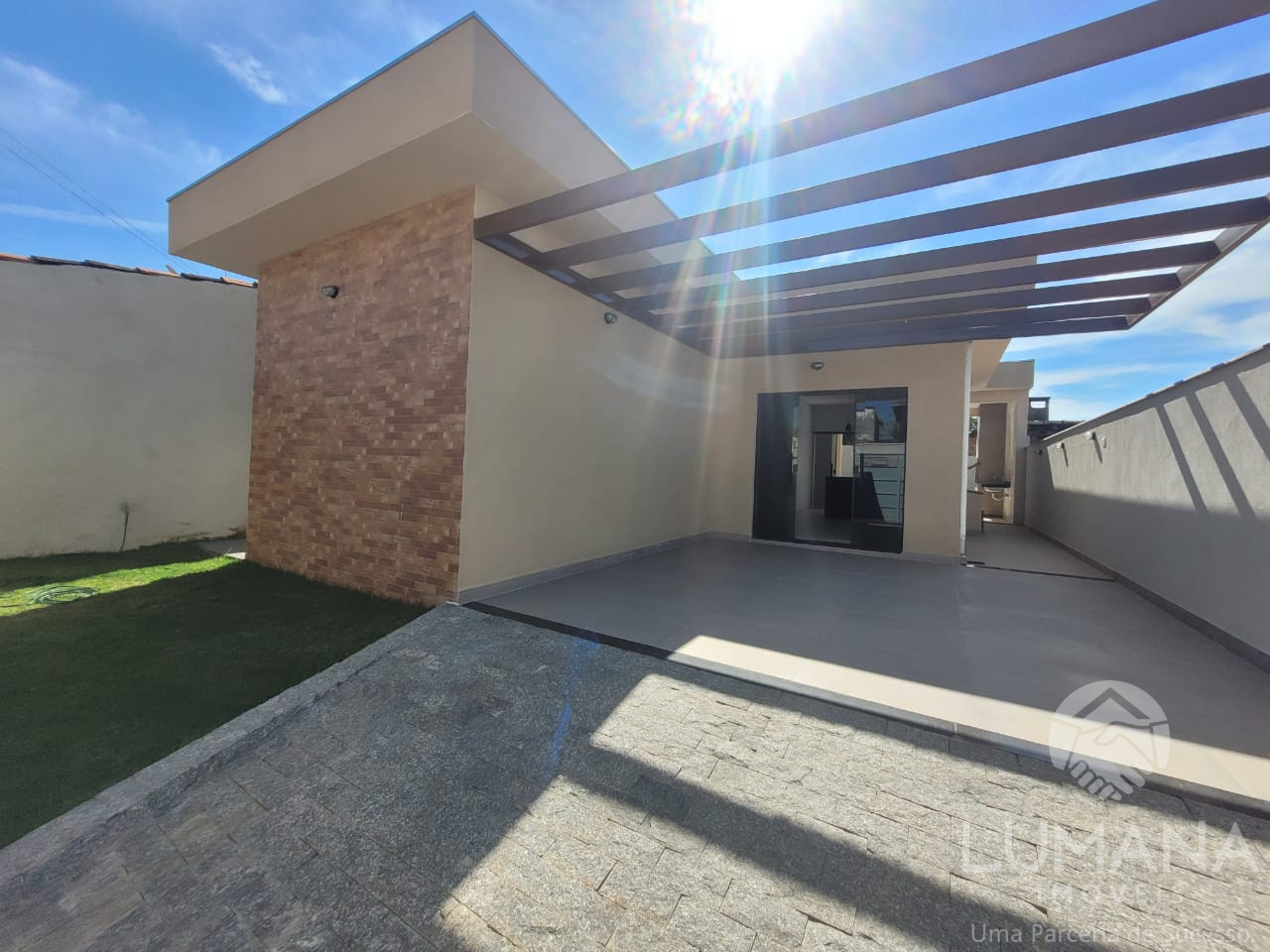Casa independente lote 240 m²