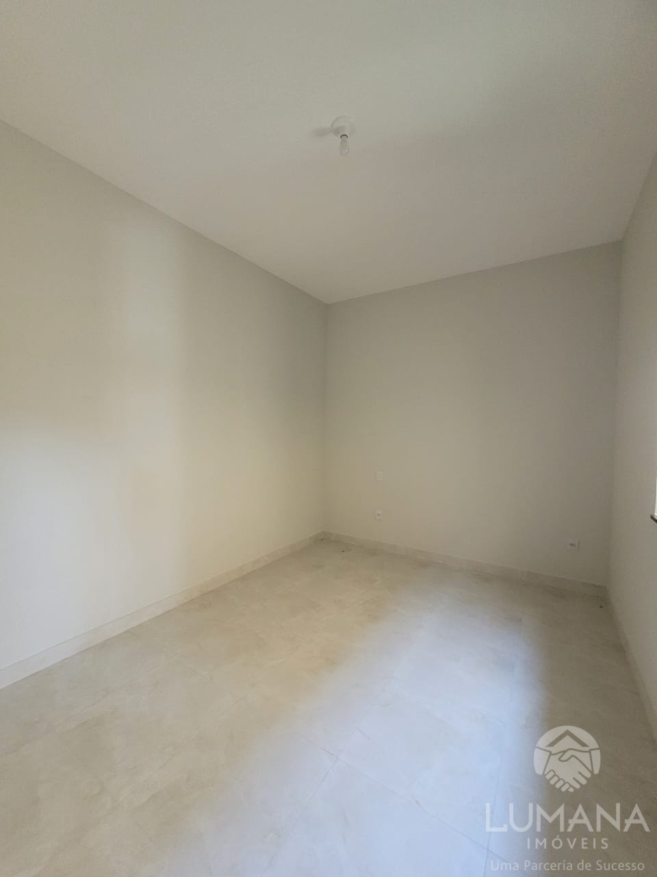 Casa independente lote 240 m²