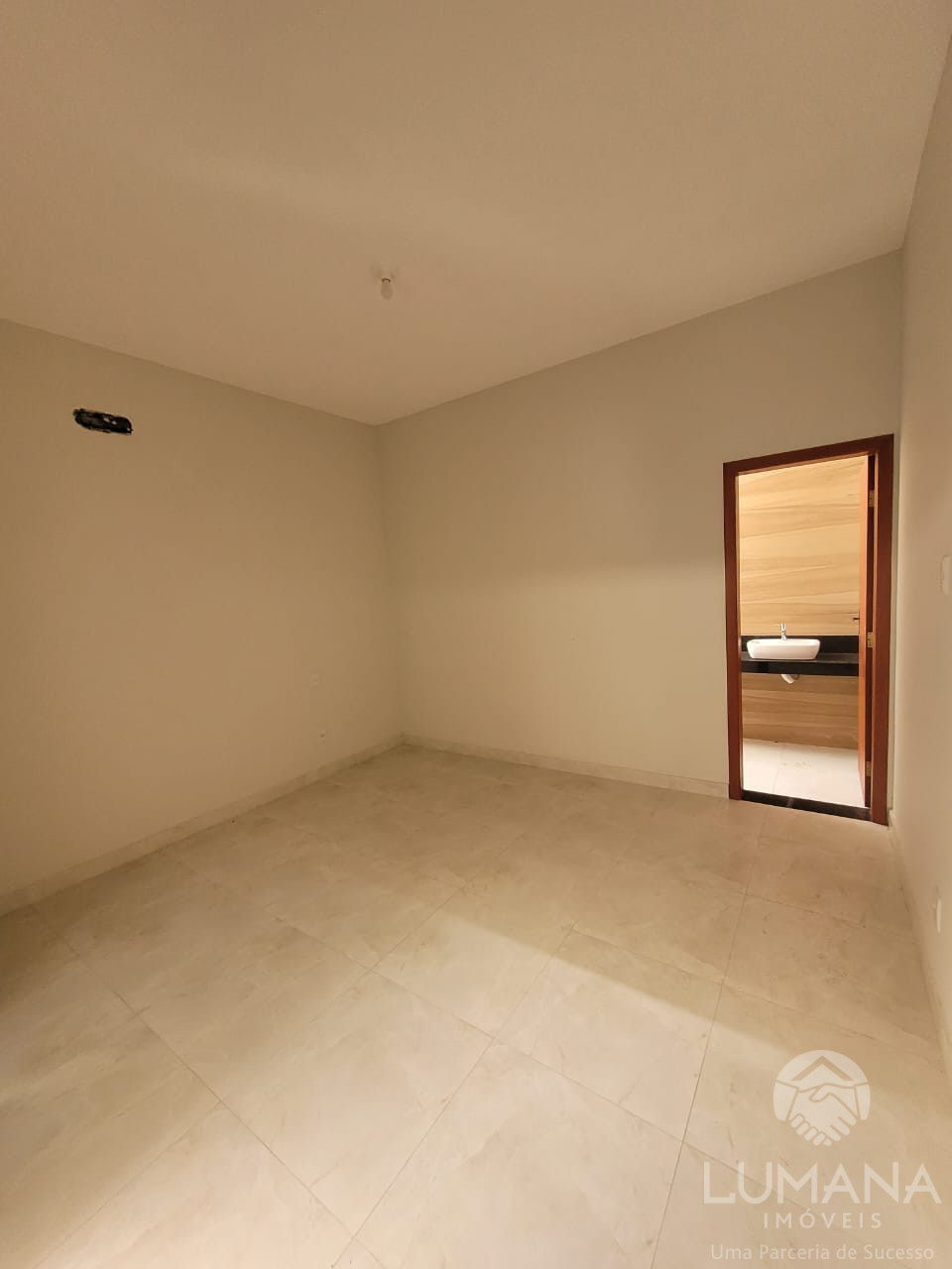 Casa independente lote 240 m²