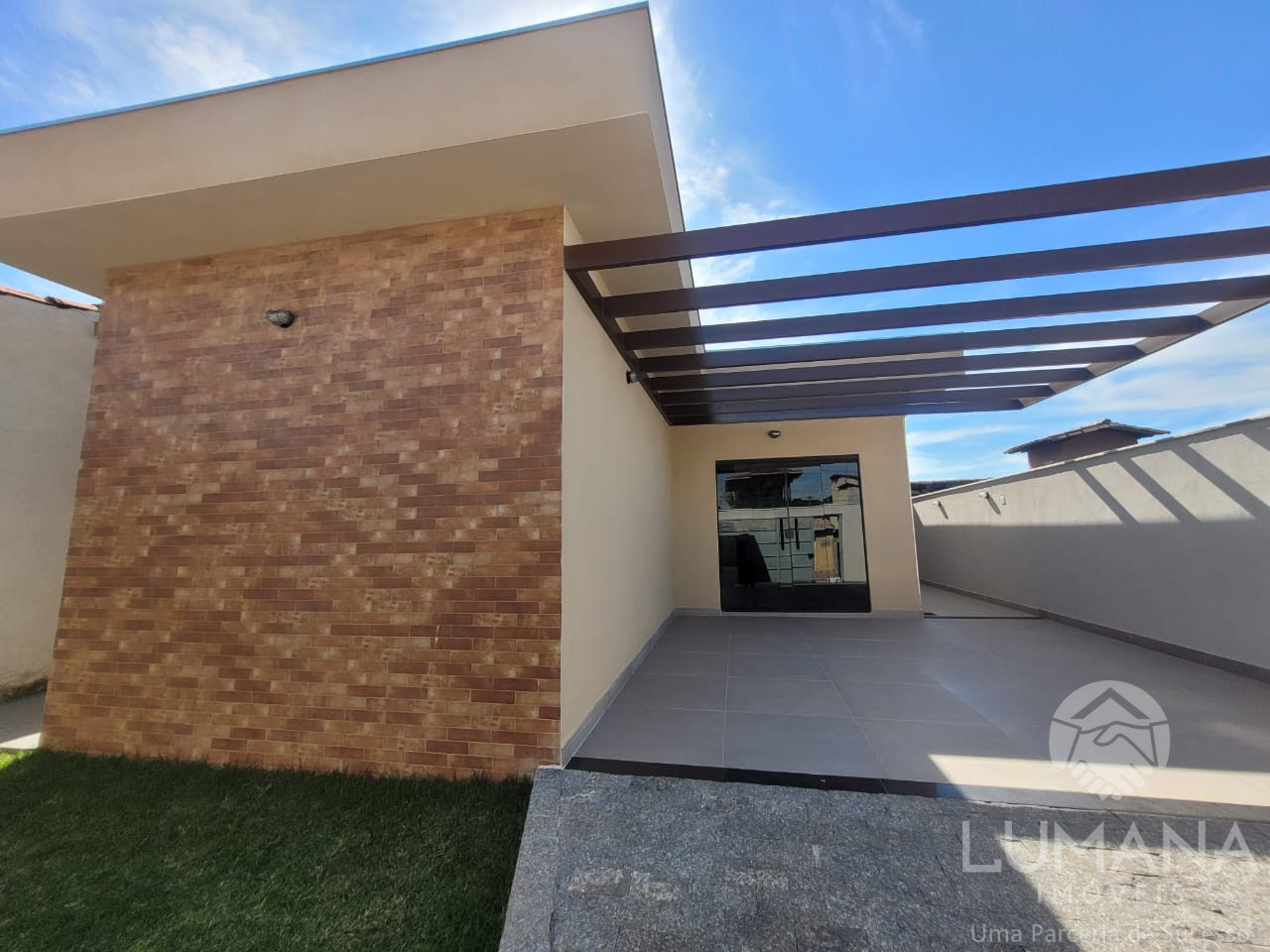 Casa independente lote 240 m²