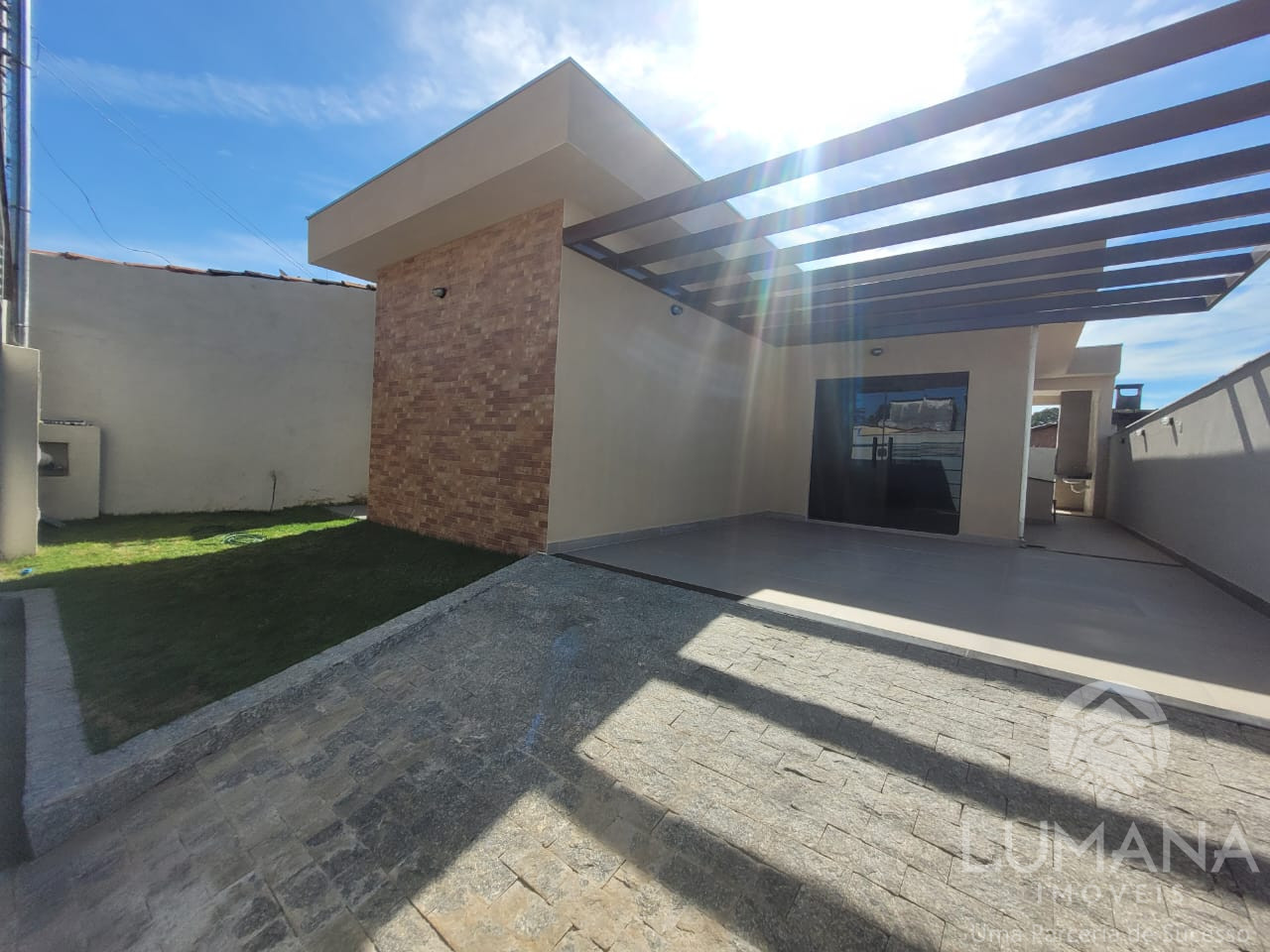 Casa independente lote 240 m²