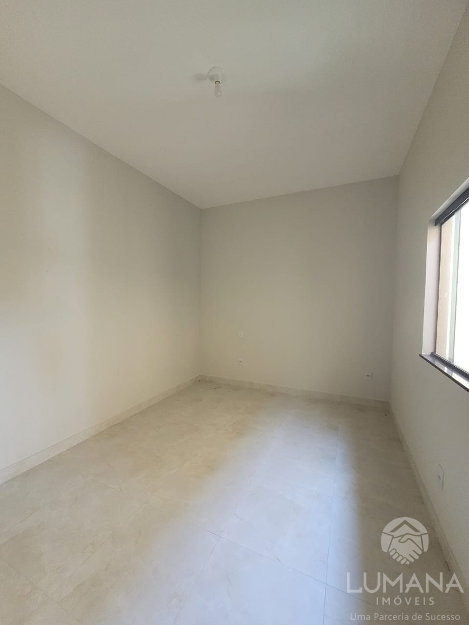 Casa independente lote 240 m²