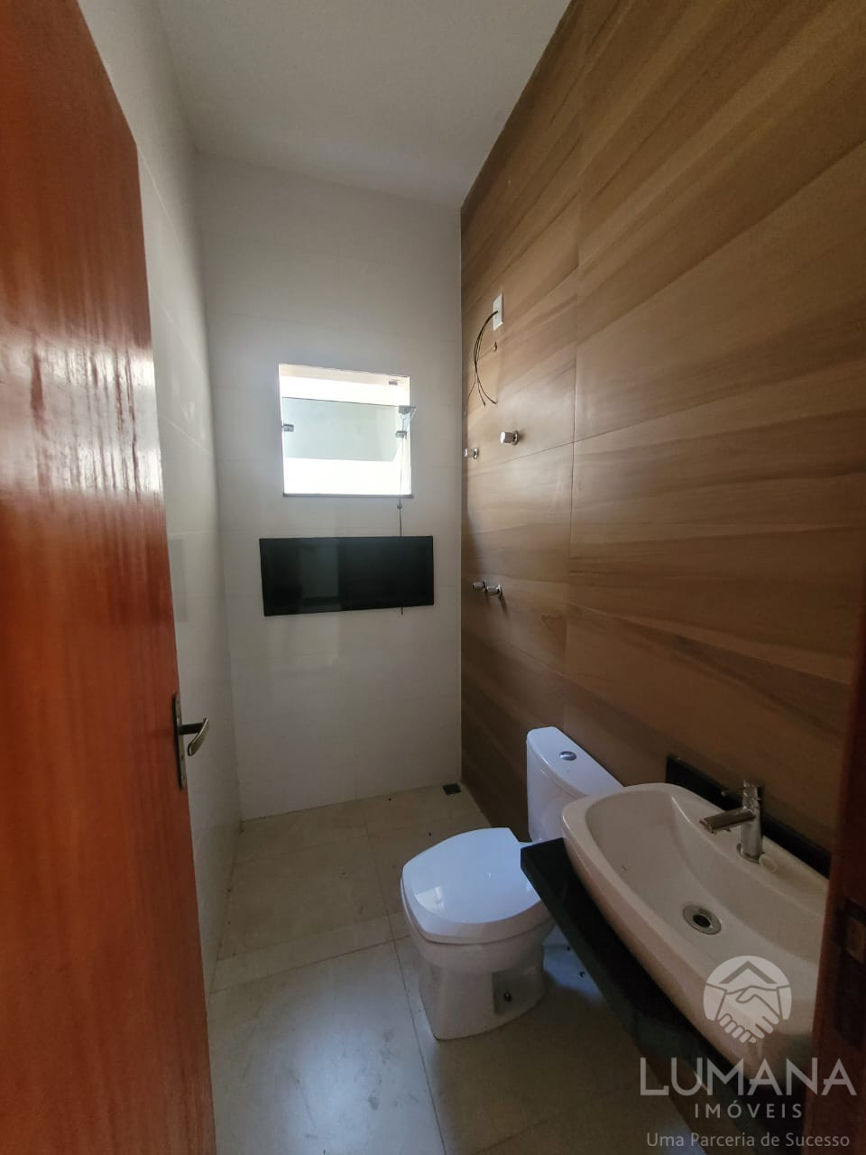 Casa independente lote 240 m²