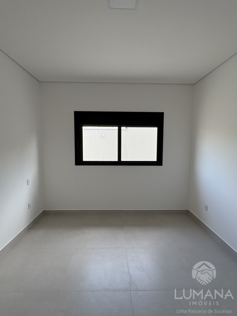 PRÉDIO INDIVIDUAL - 1º MORADIA