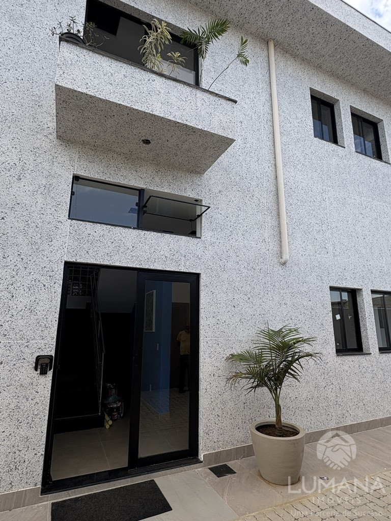 PRÉDIO INDIVIDUAL - 1º MORADIA
