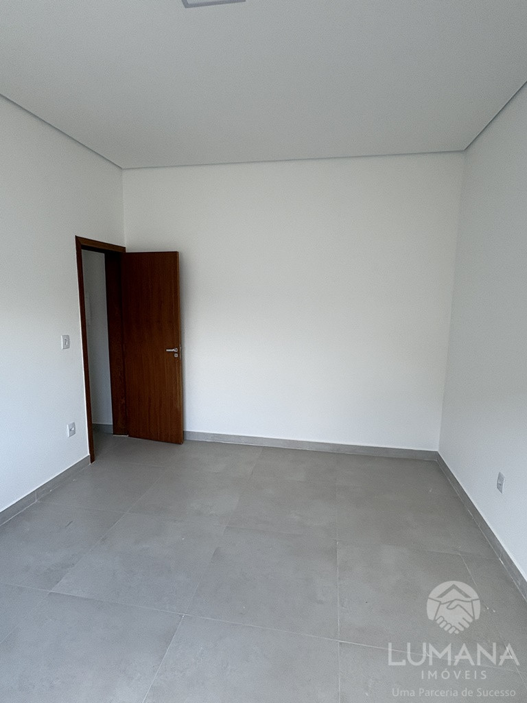 PRÉDIO INDIVIDUAL - 1º MORADIA