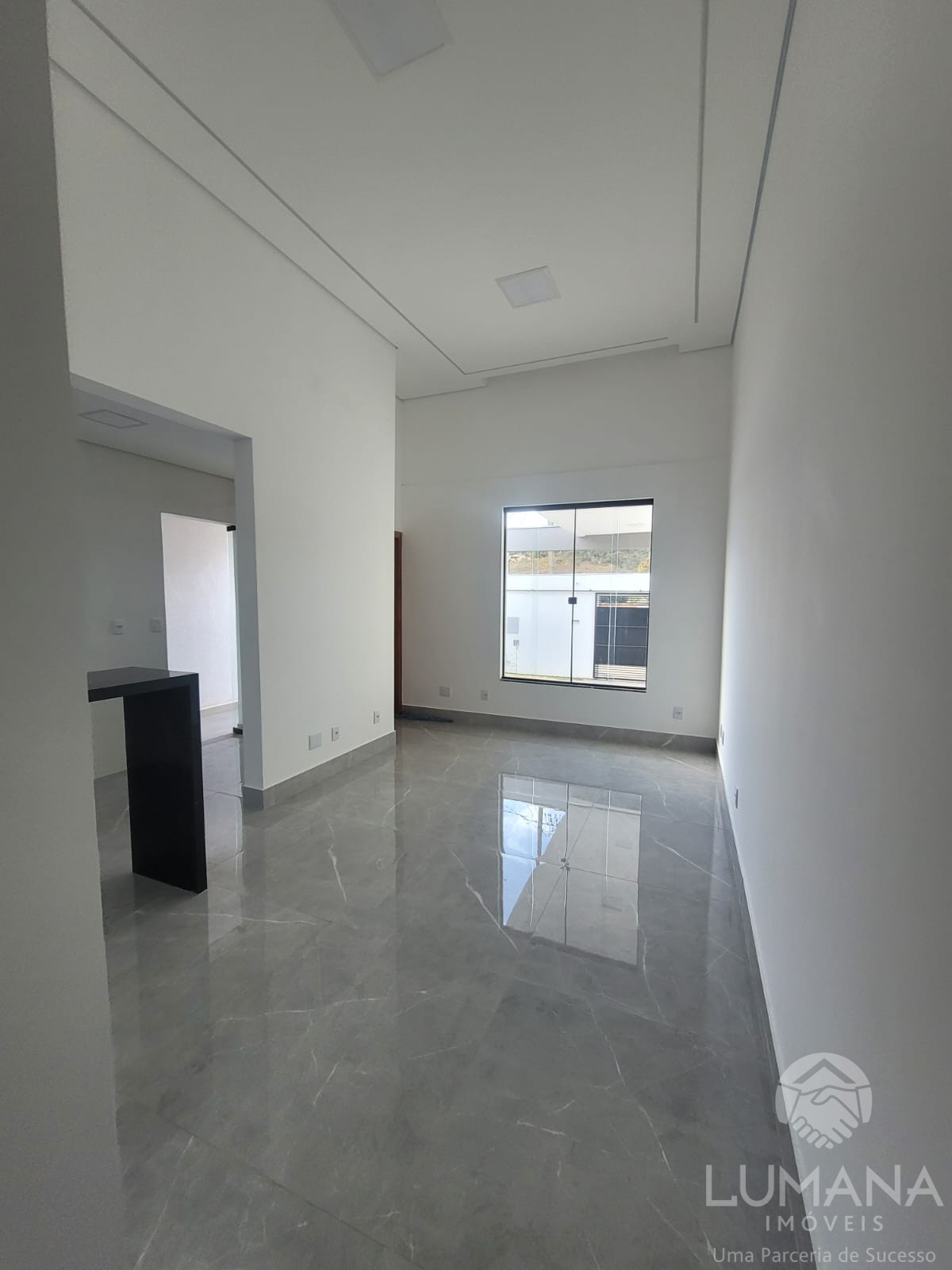 Casa Nova em meio lote