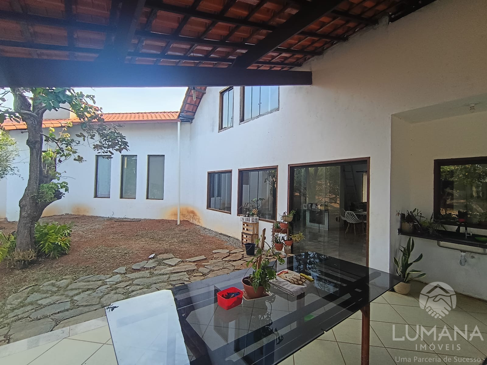 Casa com lote 1.700 m²