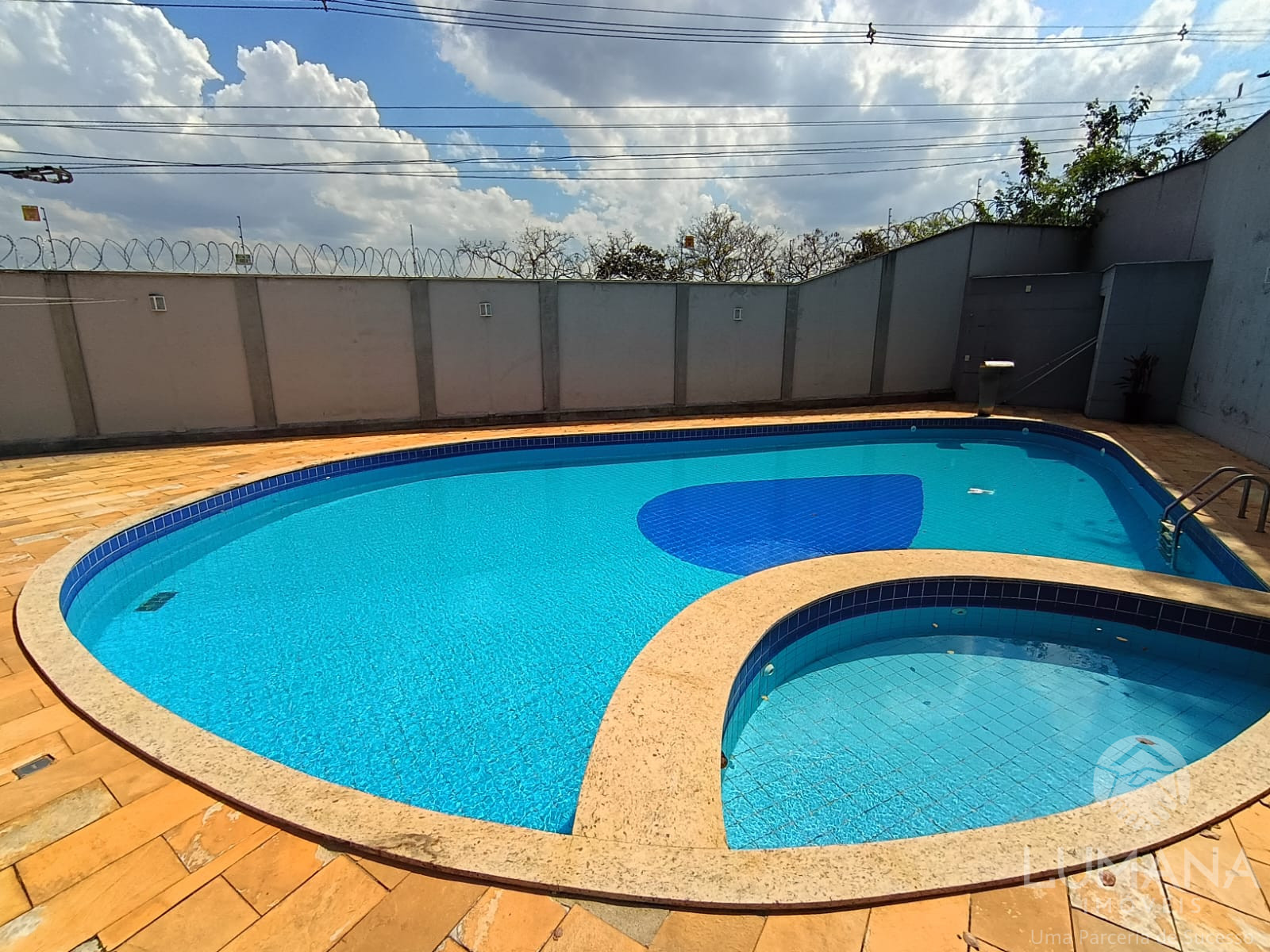 Casa em condomínio