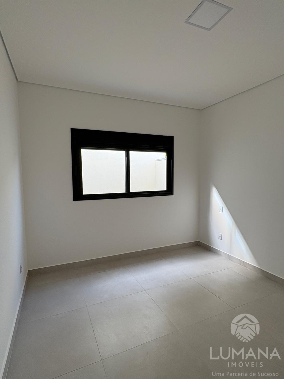 APARTAMENTO 1ª MORADIA