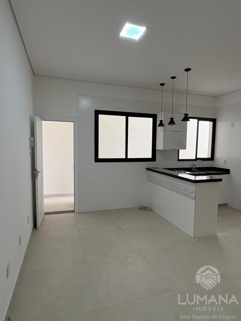 APARTAMENTO 1ª MORADIA