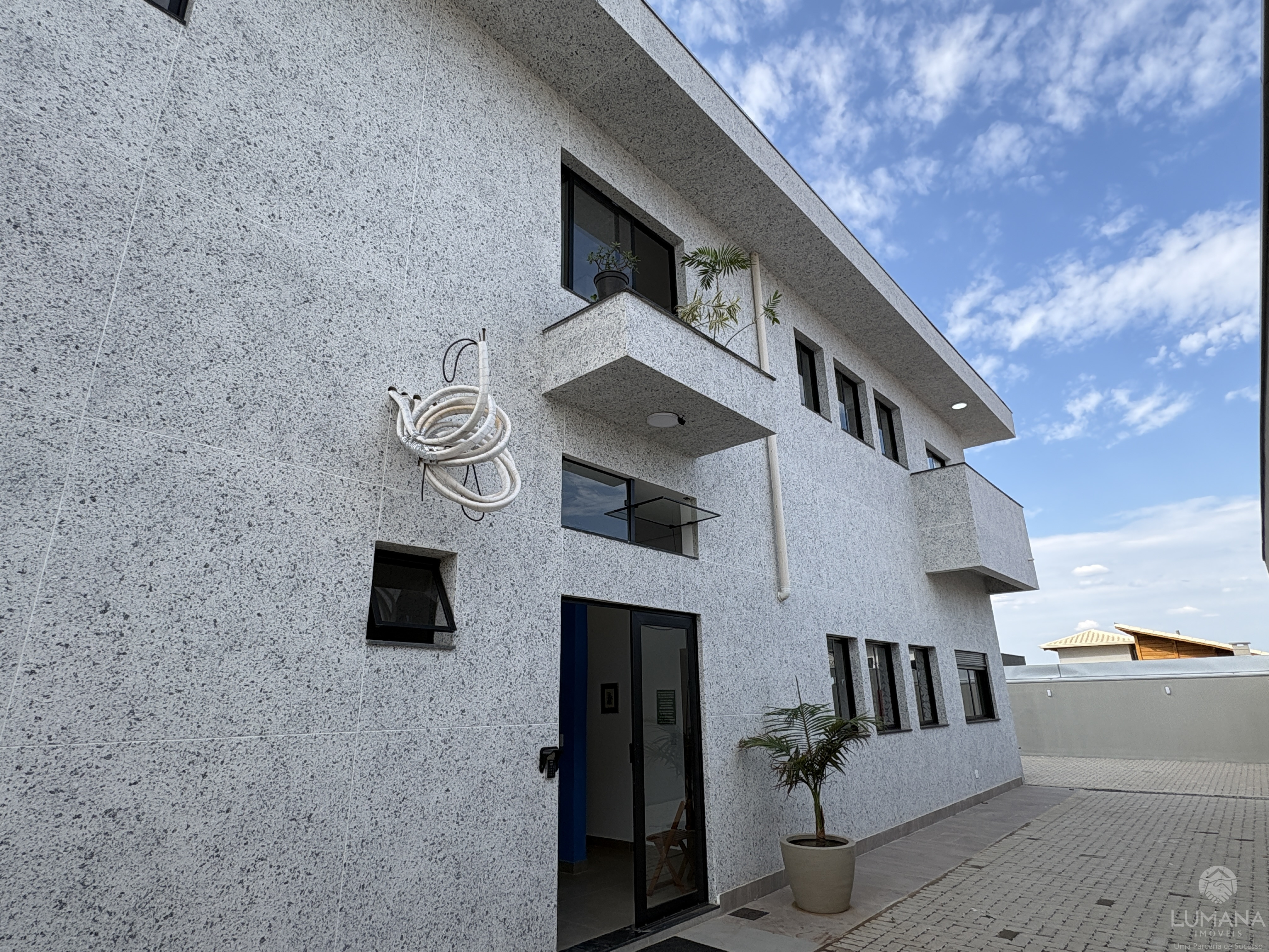 APARTAMENTO 1ª MORADIA