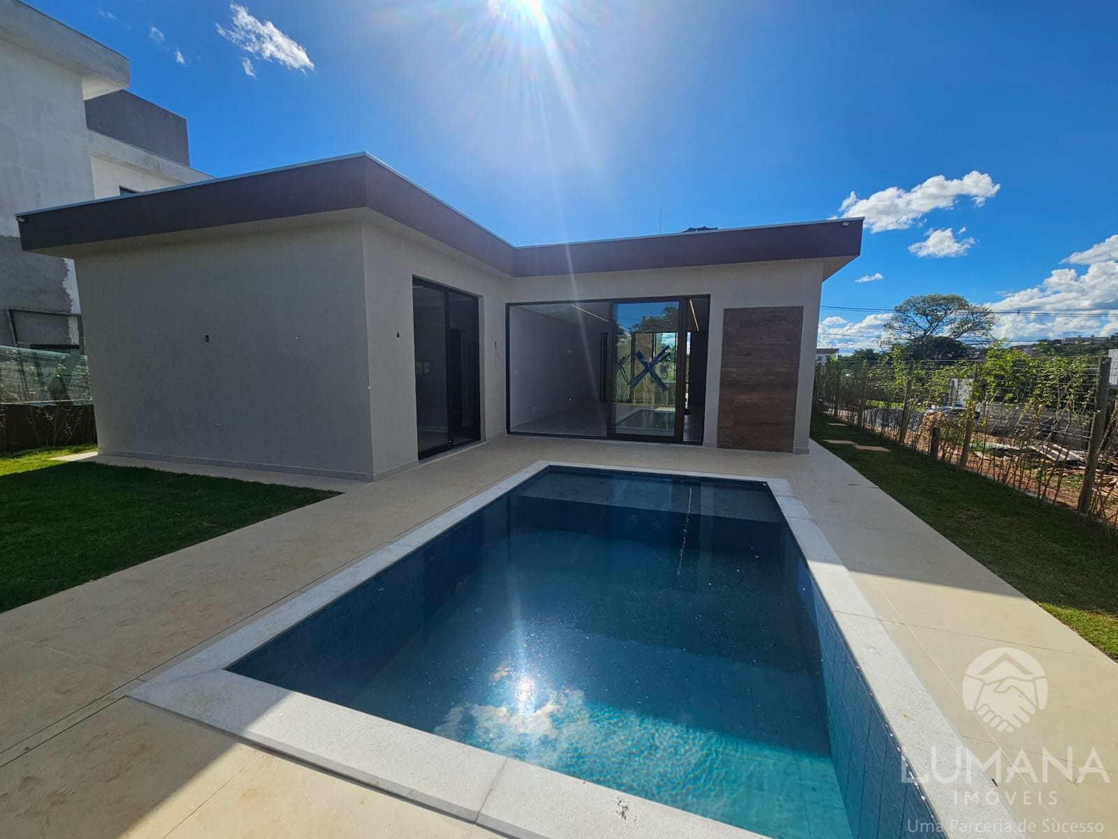 Casa Linear em Condomínio