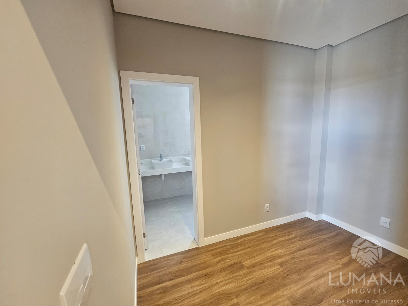 Casa Linear em Condomínio