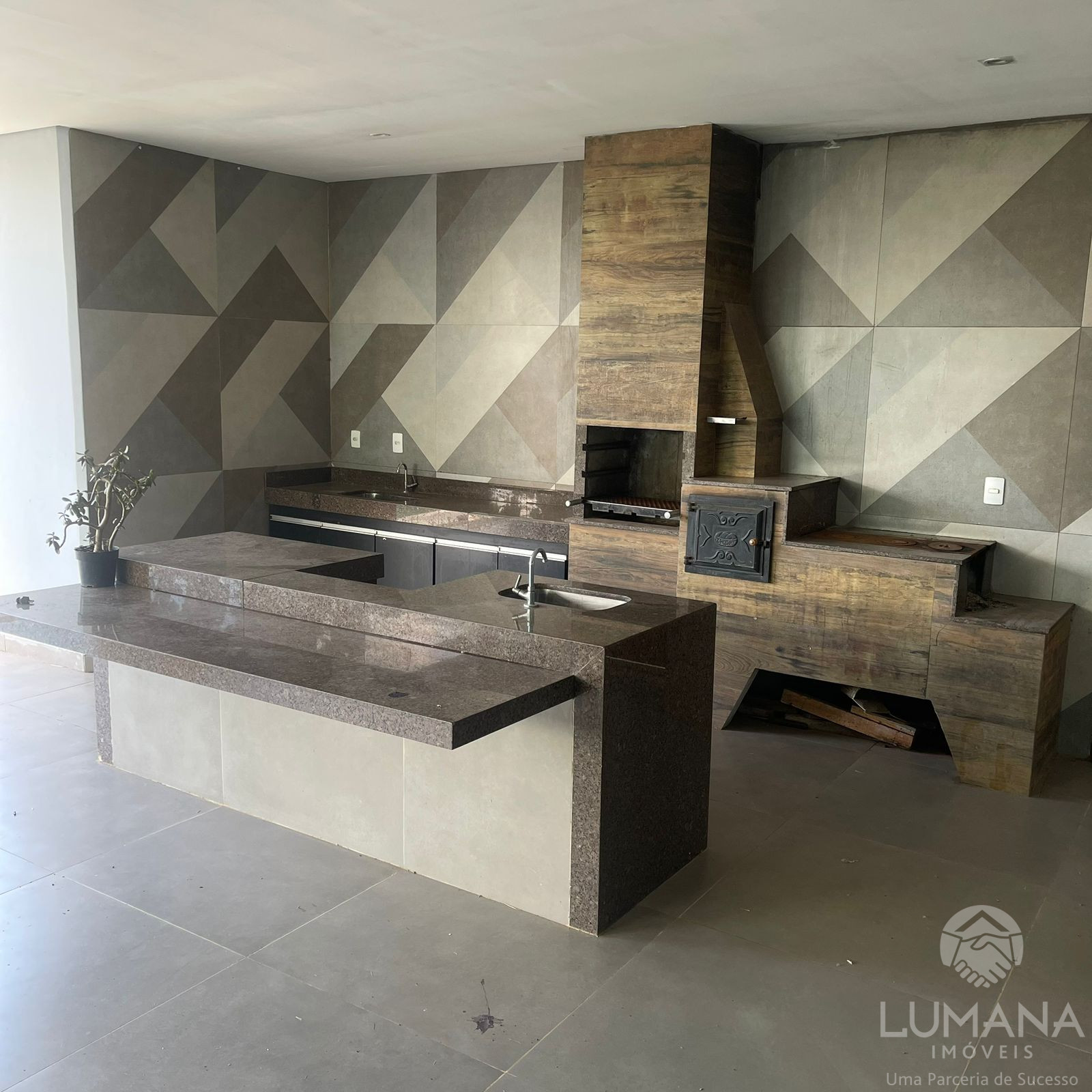 Casa Contemporânea em Condomínio Clube