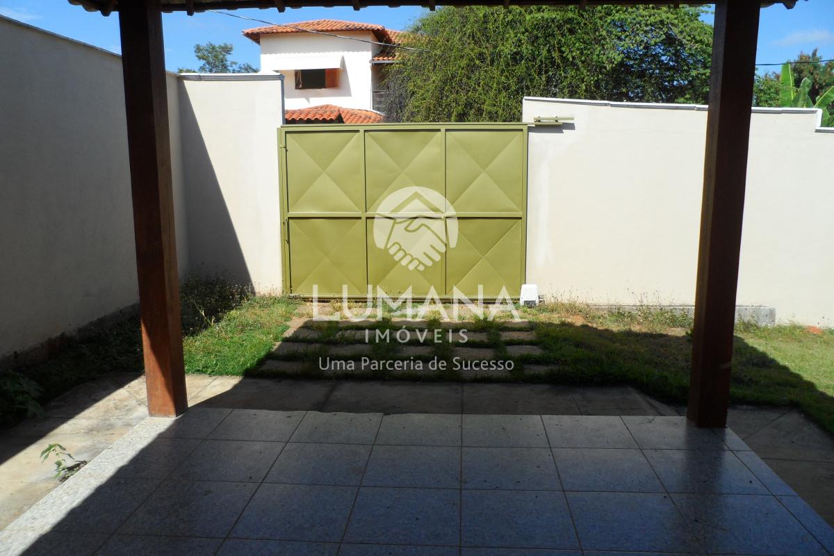 LINDA CASA NO ALTO DO JOÁ