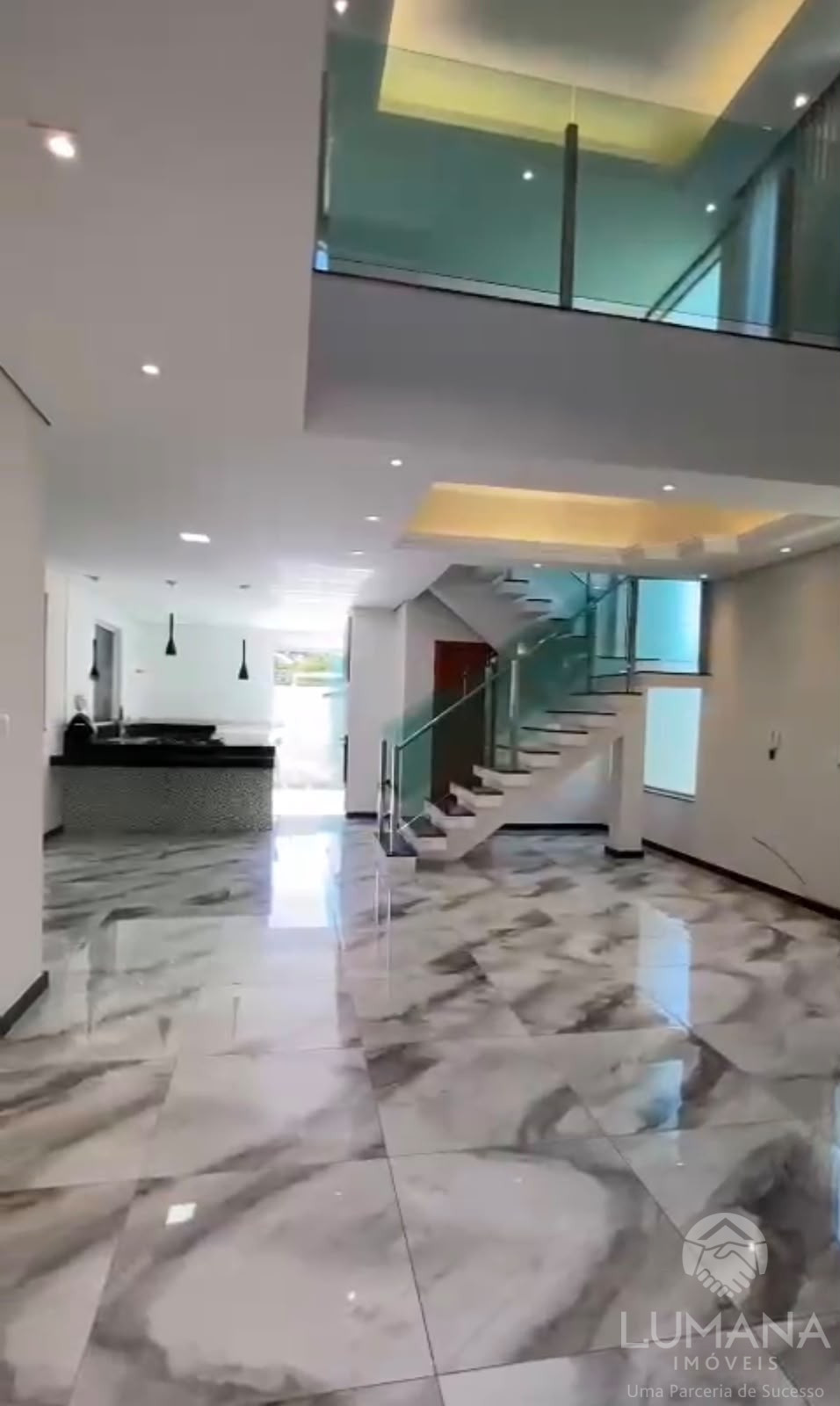 CASA MODERNA NO BAIRRO JOÁ
