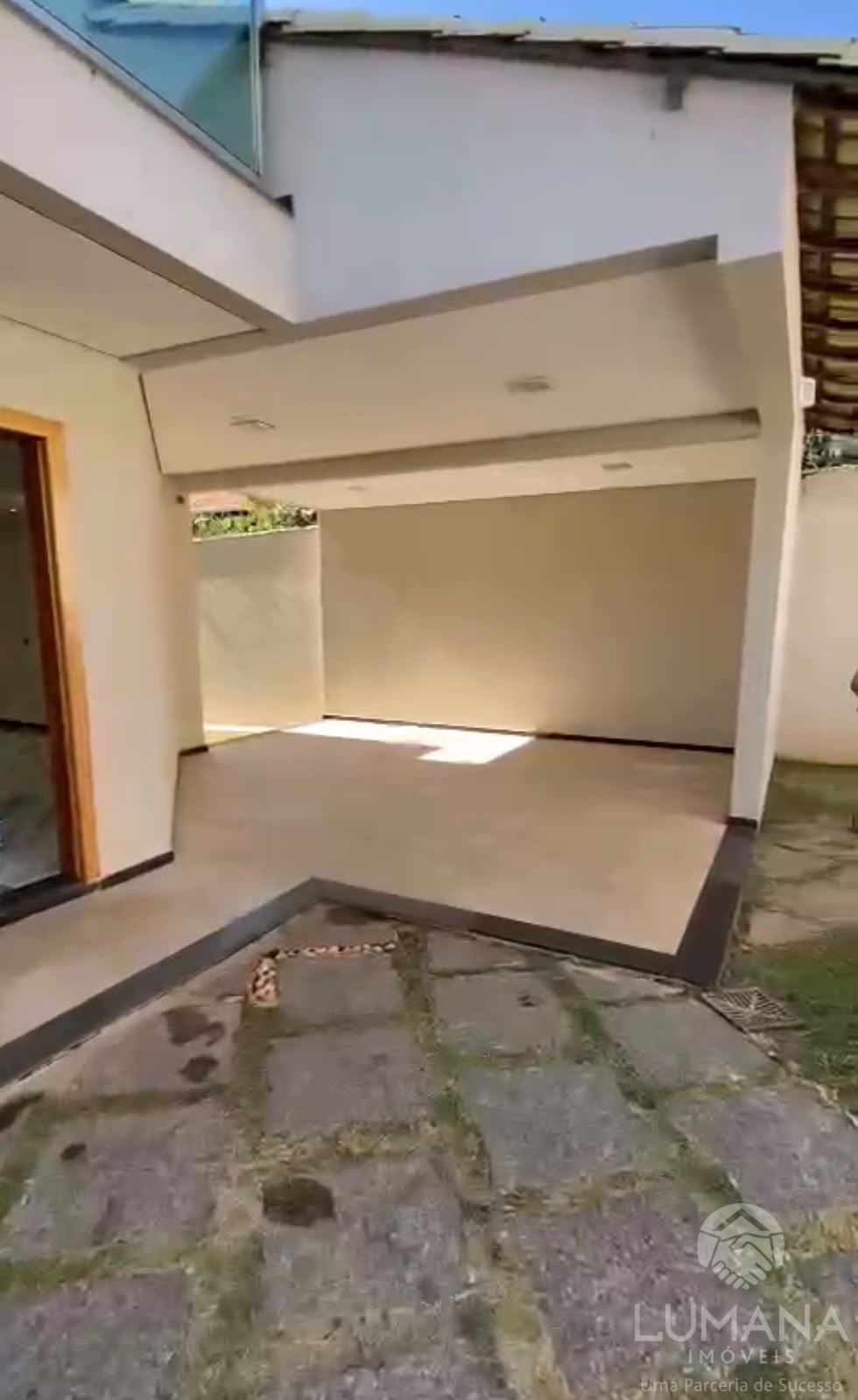 CASA MODERNA NO BAIRRO JOÁ