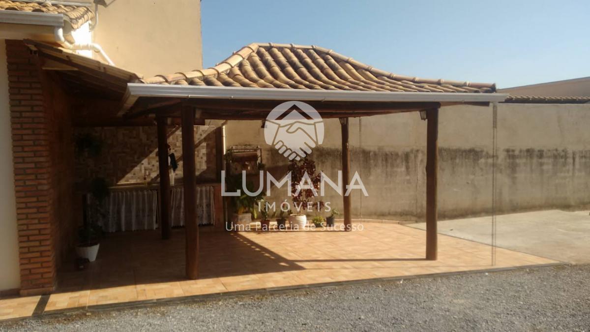 ÁREA DE LAZER